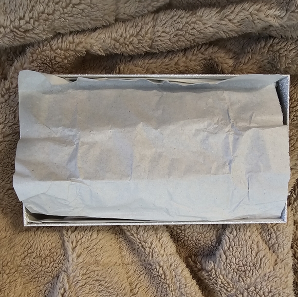 NWT KATE SPADE MEDIUM FLAP PHONE WRISTLET WALLET FLORAL **READY TO GIFT IN BOX** - Picture 2 of 9